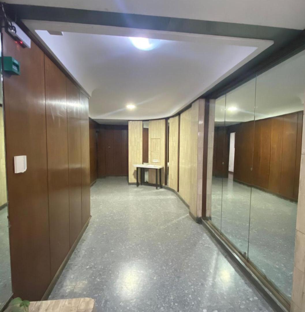 Corrientes 1300 tres dormitorios con balcon