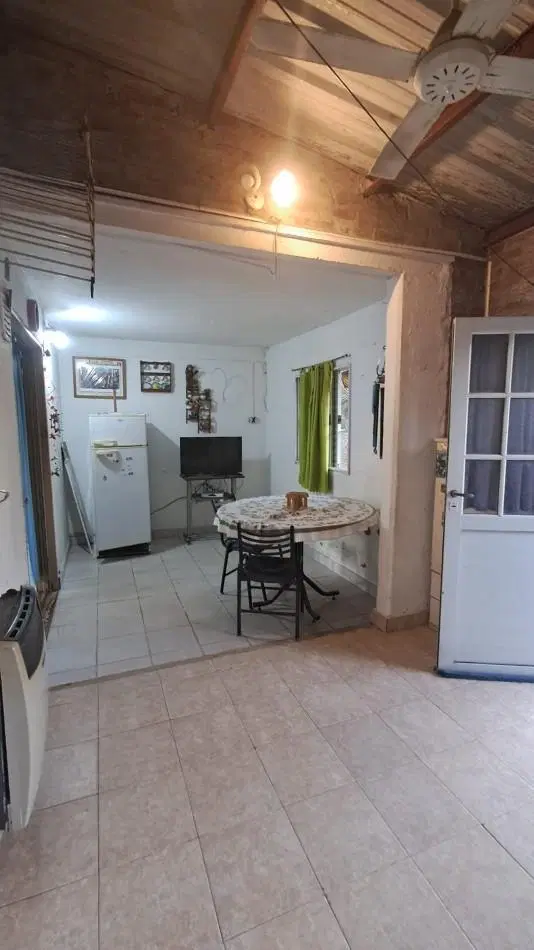 CASA 4 DORM ZONA CENTRO COMERCIAL Bo POZO 3