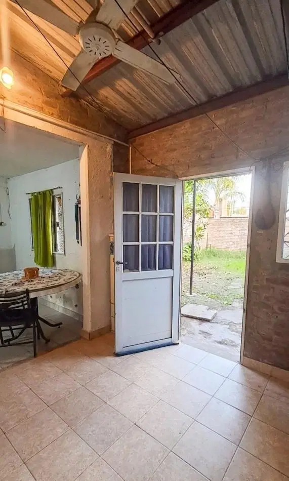 CASA 4 DORM ZONA CENTRO COMERCIAL Bo POZO 4