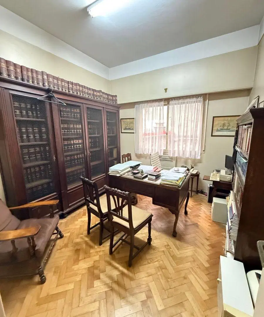 MONTEVIDEO AL 600 | APTO OFICINA | 4 AMBIENTES + DEPENDENCIA | 83 m² | A REFACCIONAR | 3