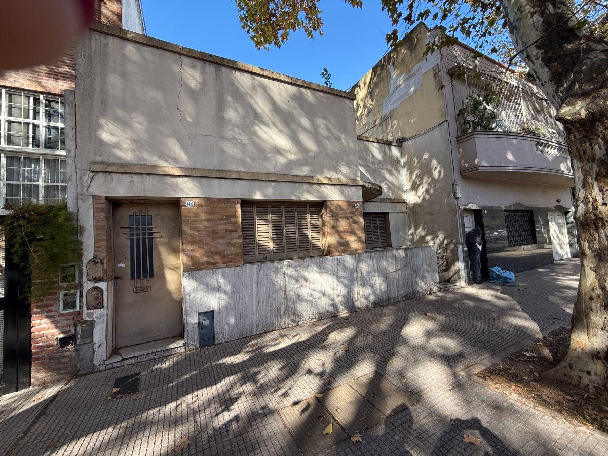 Foto de CASA DE 5 AMBIENTES SOBRE LOTE PROPIO – PARA REFACCIÓN INTEGRAL, imagen 2