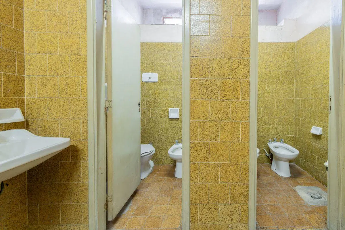 Amplias Oficinas/Deposito de 400m² en Avellaneda Centro – A Refaccionar / Adaptables 5