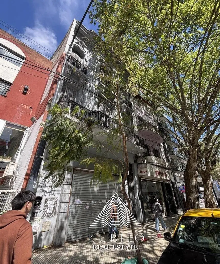 Imponente Edificio Comercial en Block (Ex Banco Galicia) – Av. Corrientes y Riobamba 8