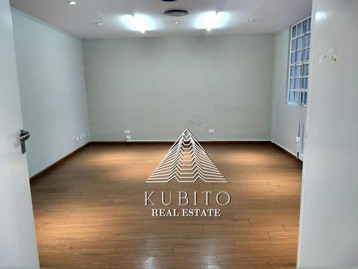Foto de Imponente Local Comercial / Edificio Corporativo en Block de Estilo, imagen 3