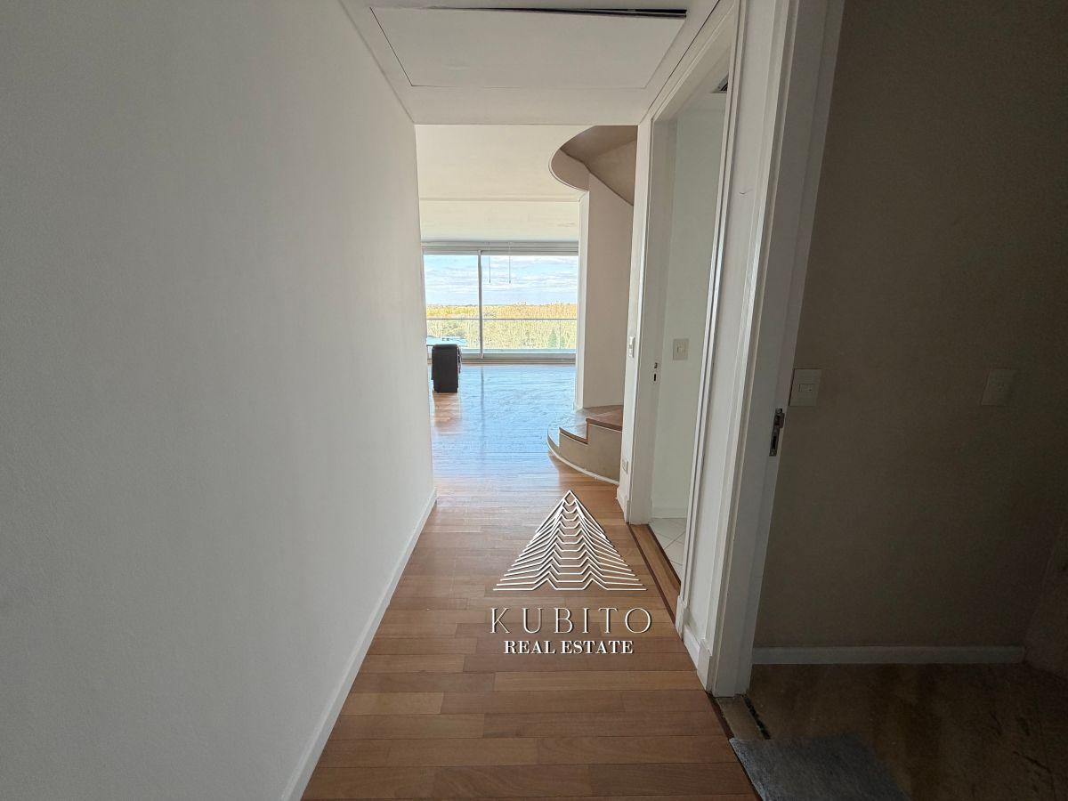 Foto de Exclusivo Penthouse en Forum Puerto Madero con Cochera y Baulera, imagen 3