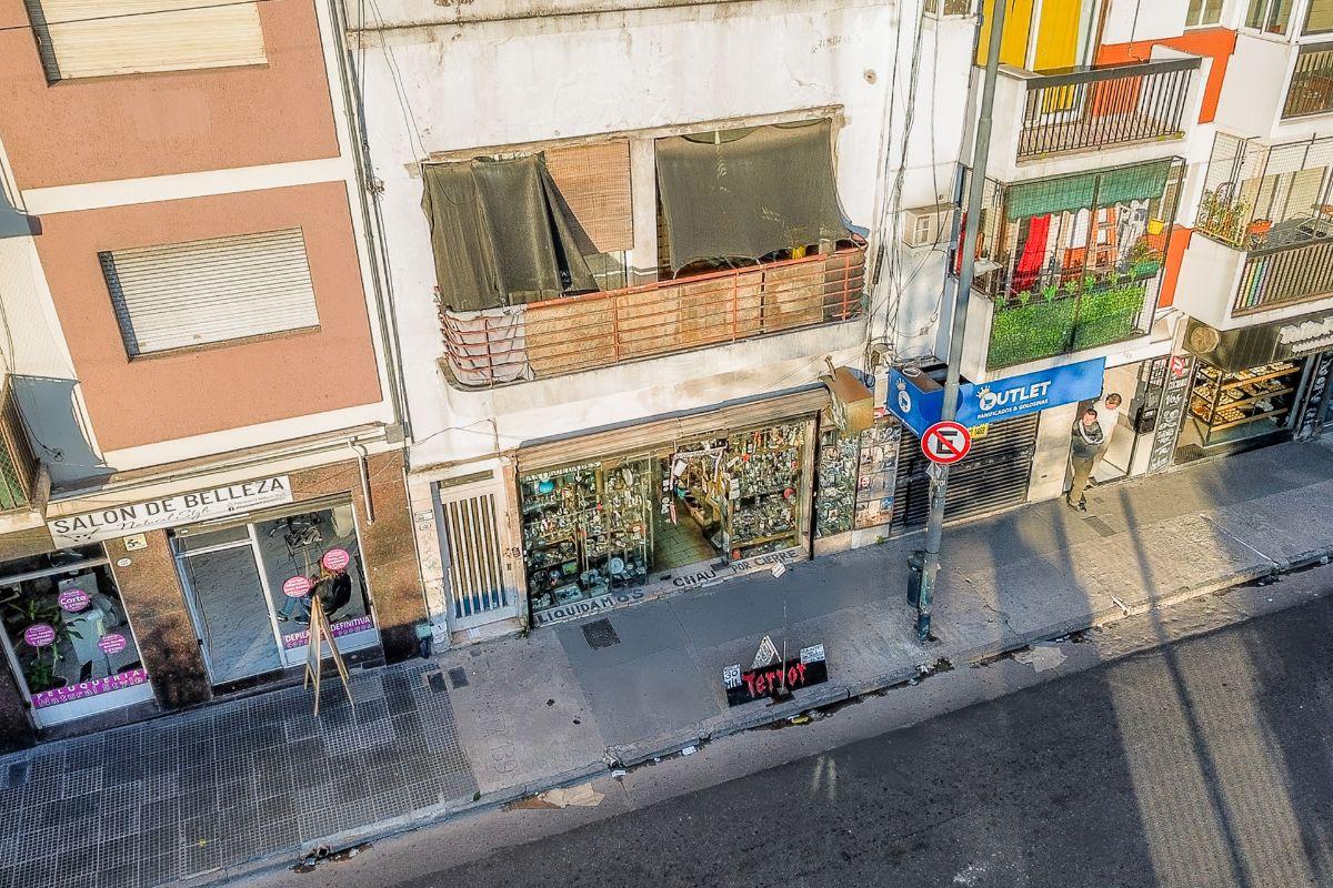 Foto de IMPERDIBLE!!! Local 180 m² con Gran Vidriera | Frente a Estación, imagen 5