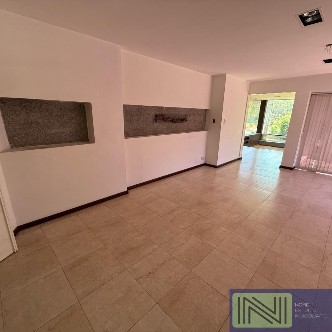 Casa 3 Dorm. en Venta - Country Barrancas 5