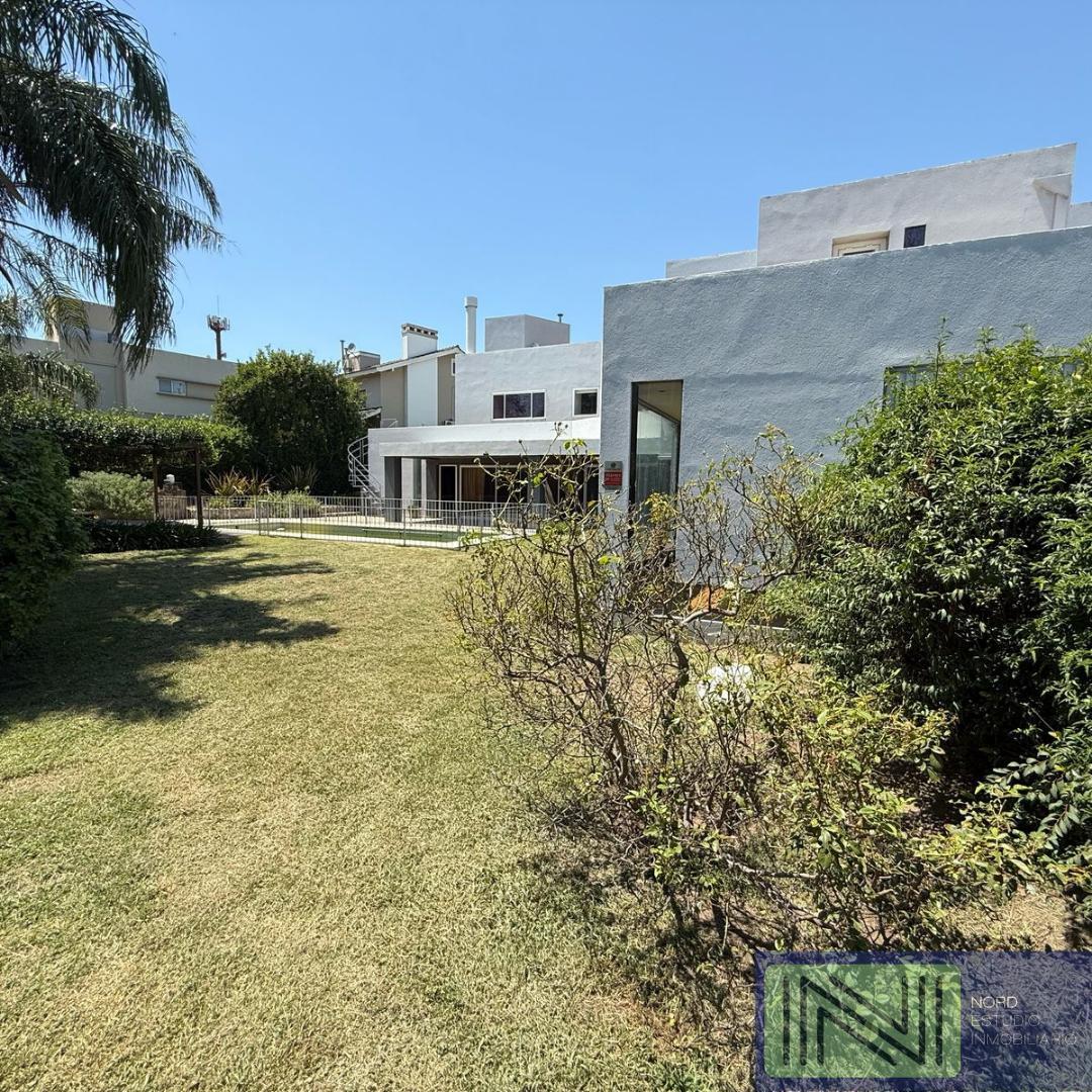 Casa 3 Dorm. en Venta - Country Barrancas 3