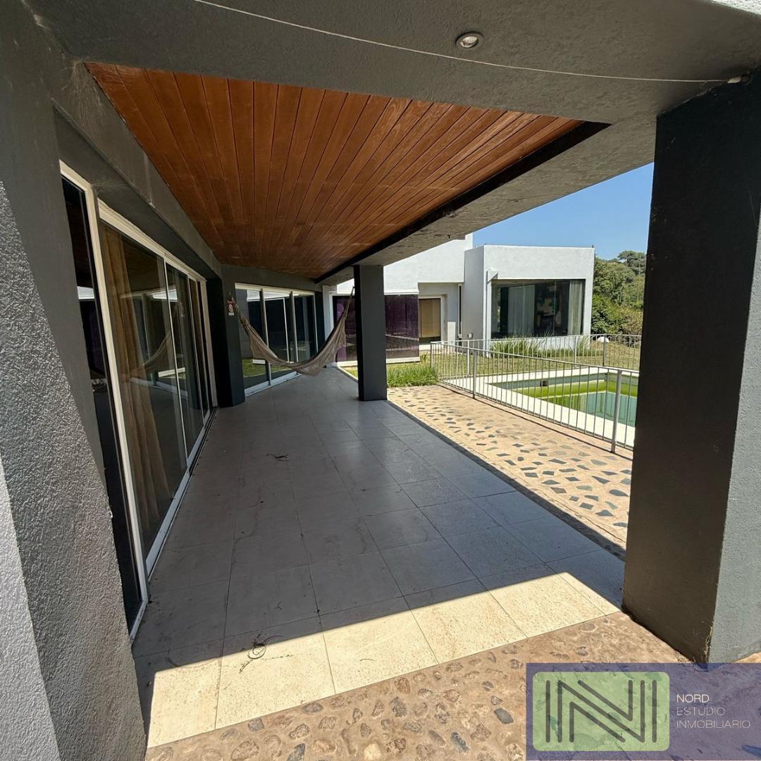 Casa 3 Dorm. en Venta - Country Barrancas 2