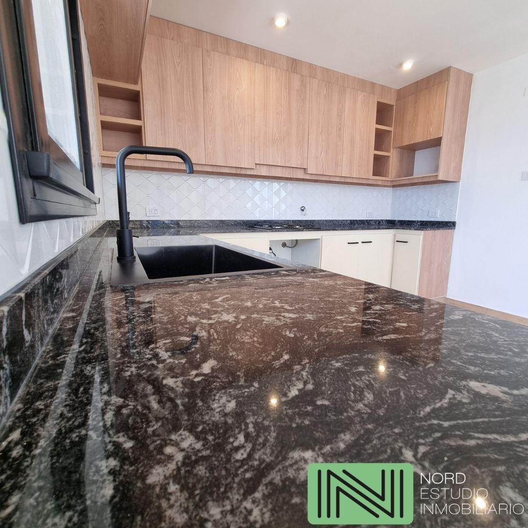 Foto de CASA EN VENTA A ESTRENAR DE 4 DORMITORIOS 2 BAÑOS Y TOILETTE EN MIRADORES DE MANANTIALES II, imagen 5