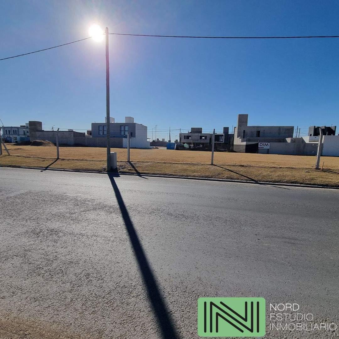 Foto de LOTE RINCONES DE MANANTIALES - 282,62 MTS - APTO DUPLEX - FONDO NORTE, imagen 5