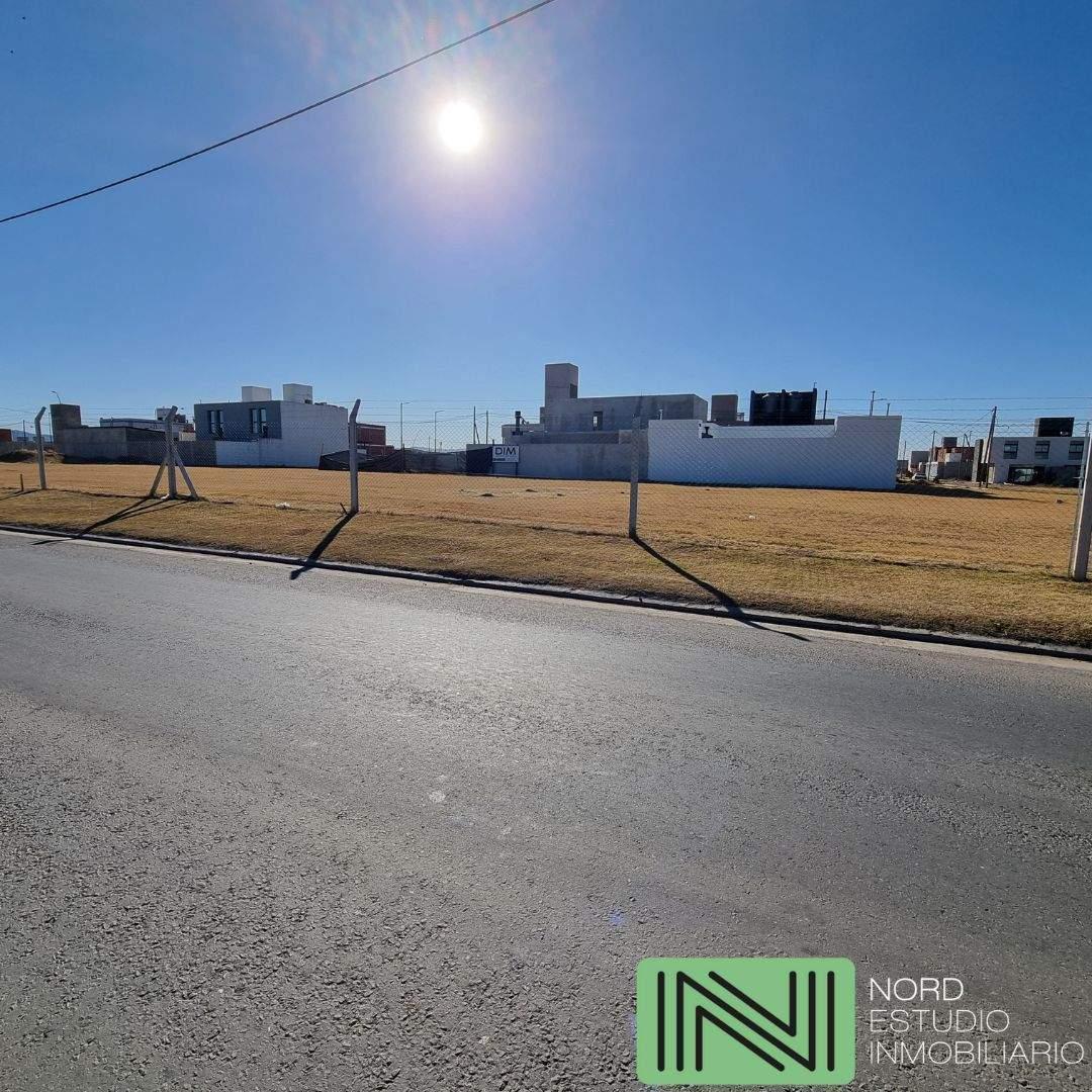 Foto de LOTE RINCONES DE MANANTIALES - 282,62 MTS - APTO DUPLEX - FONDO NORTE, imagen 4