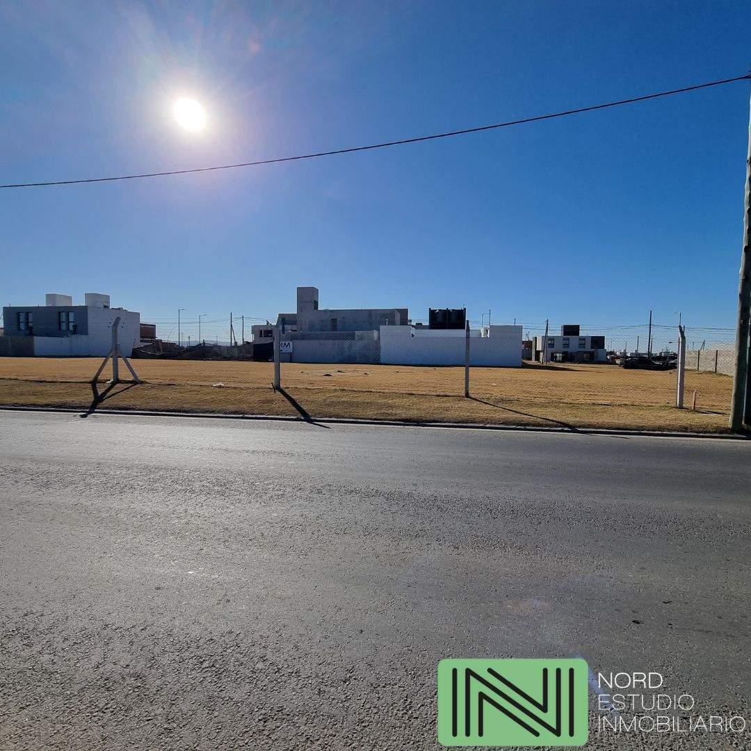 Foto de LOTE RINCONES DE MANANTIALES - 282,62 MTS - APTO DUPLEX - FONDO NORTE, imagen 3