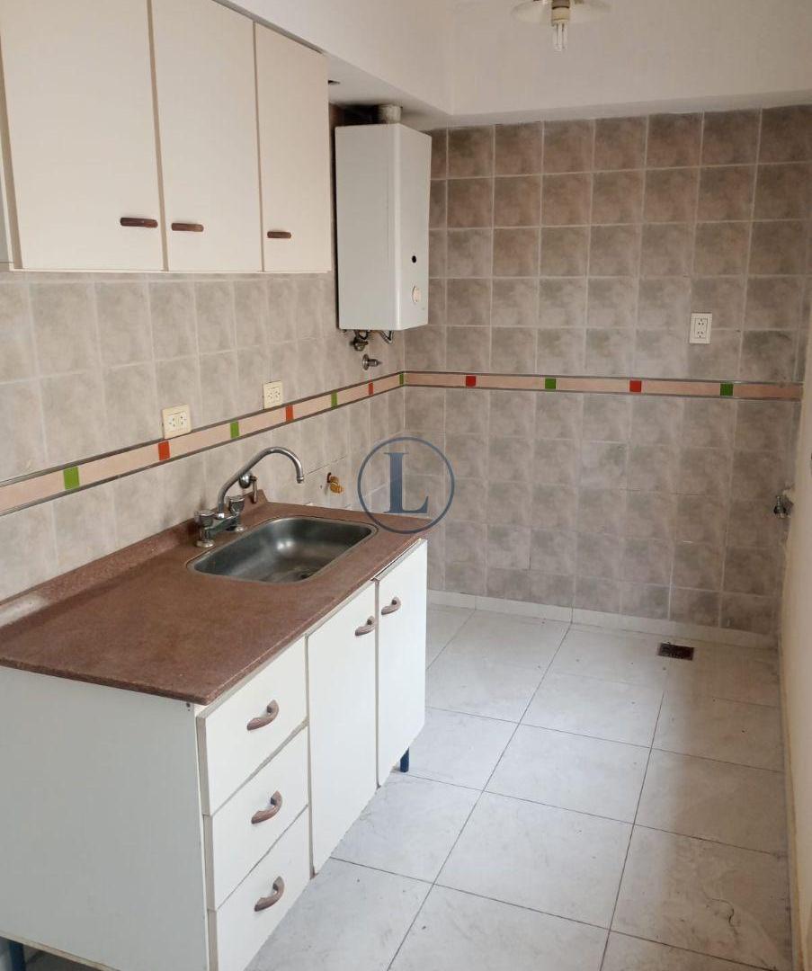 Foto de Alquiler Dpto. 2 dormitorios, en Planta Alta, Rivadavia 6300- Santa Fe, imagen 2