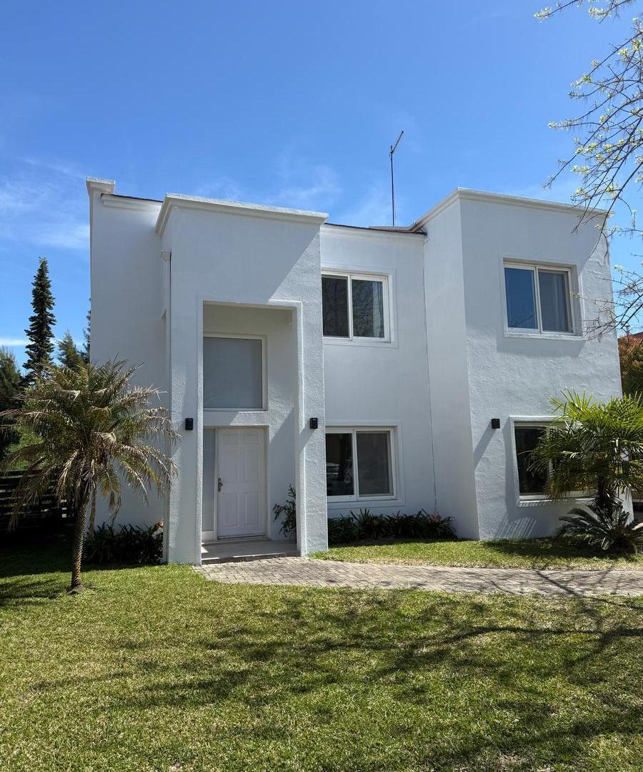 Foto de Casa en venta Country San Isidro Labrador 3 dormitorios, imagen 1