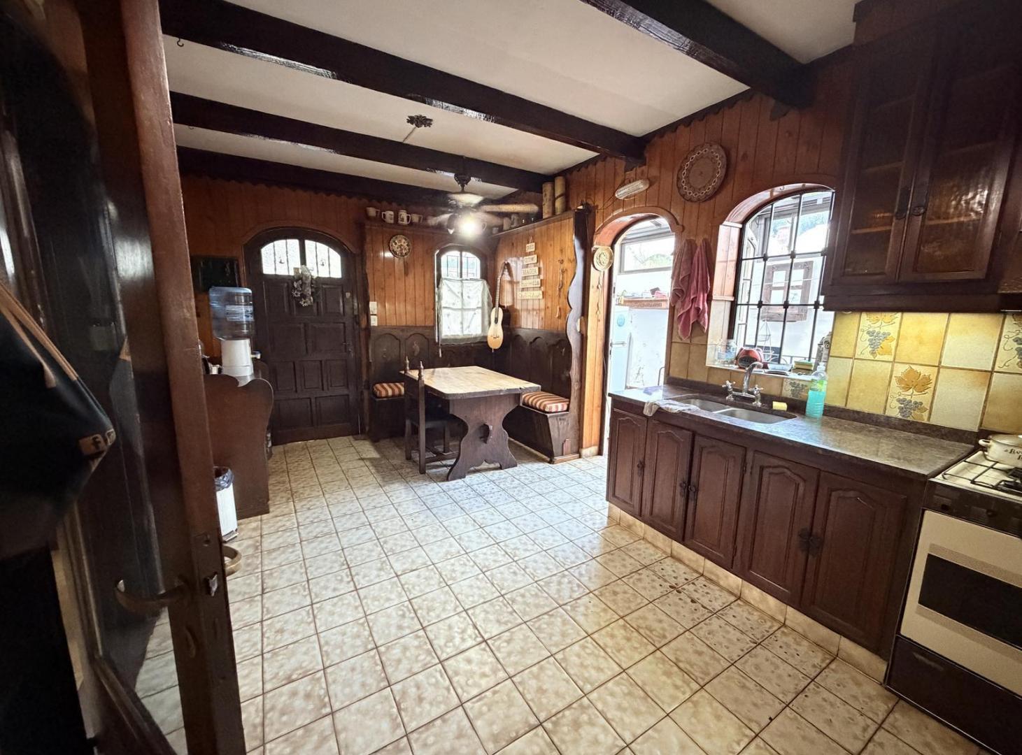 Foto de Casa en Mart.-Fleming/Panam/ estilo español con 2 cocheras, imagen 1
