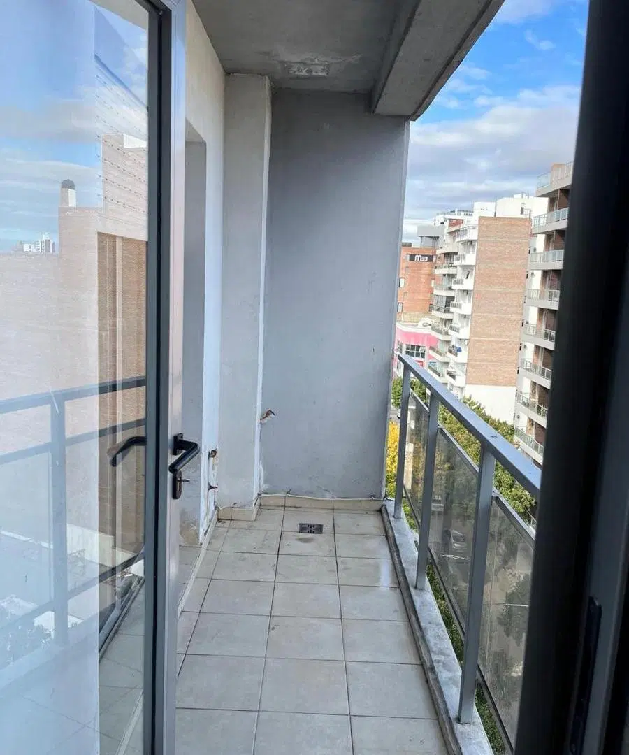 Alquiler Dto. zona facultades Ricchieri y Mendoza 3