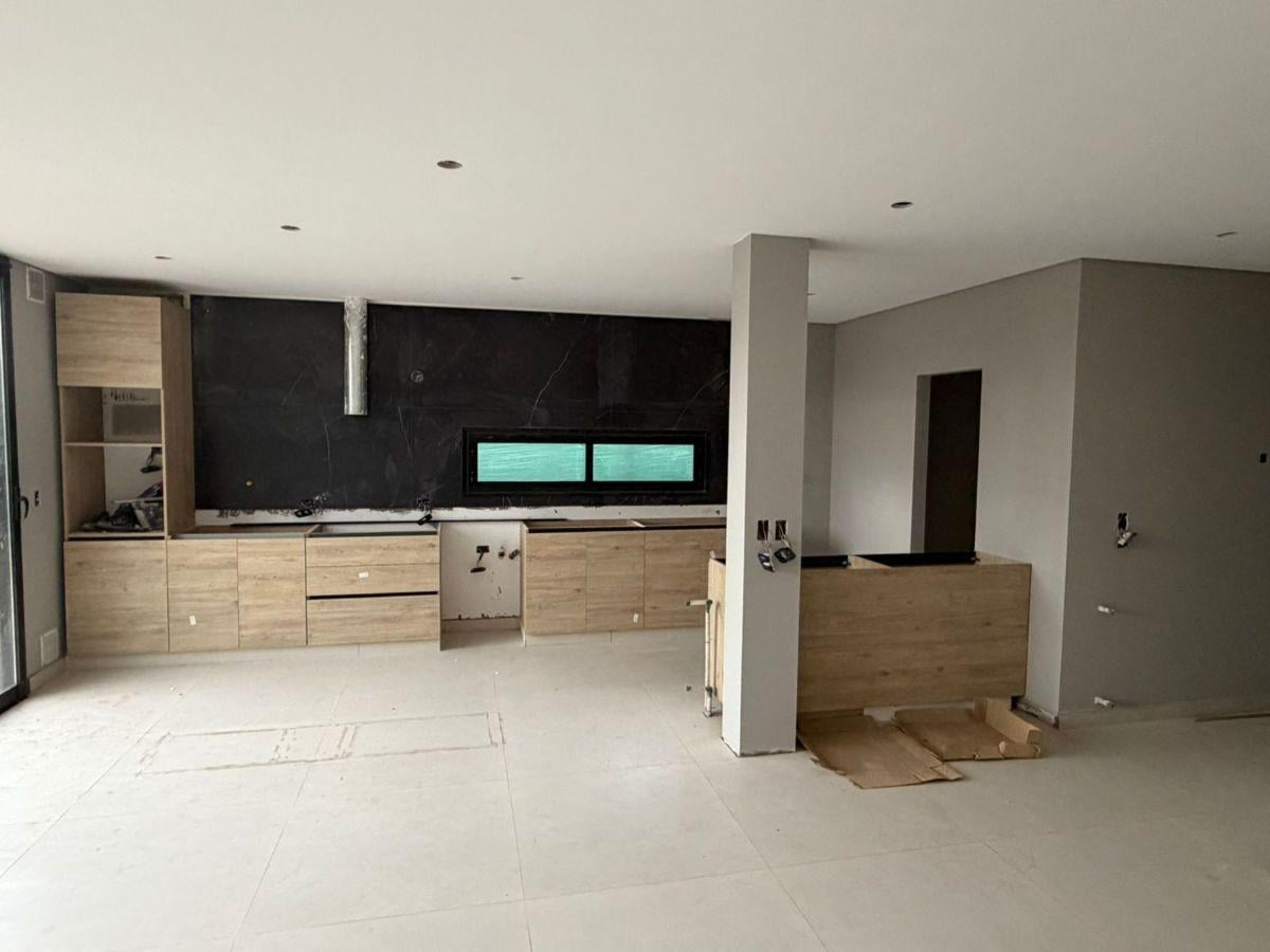 PROYECTA VENDE CASA DE CATEGORIA EN MAIPU