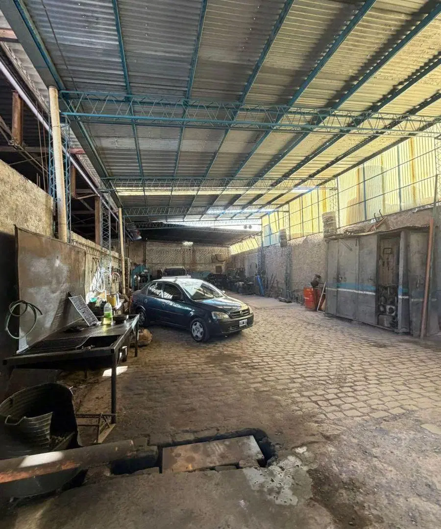 PROYECTA VENDE GALPÓN / LOCAL COMERCIAL 4