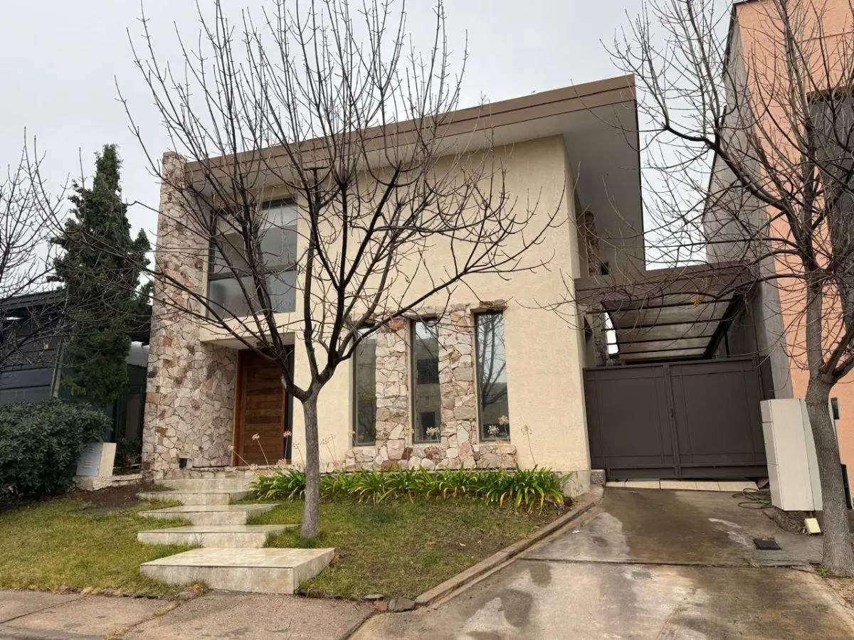 Casa en venta, Godoy Cruz Mendoza 3