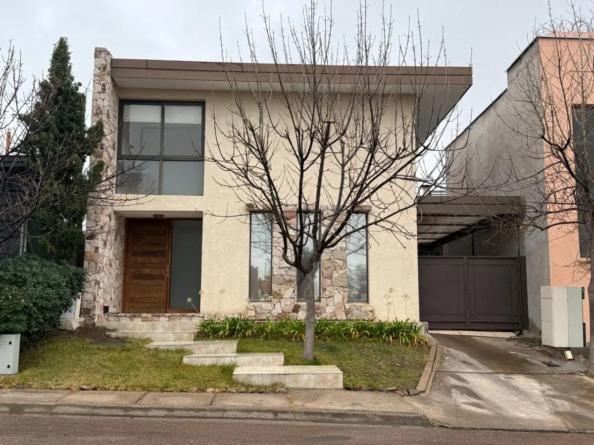 Casa en venta, Godoy Cruz Mendoza 2