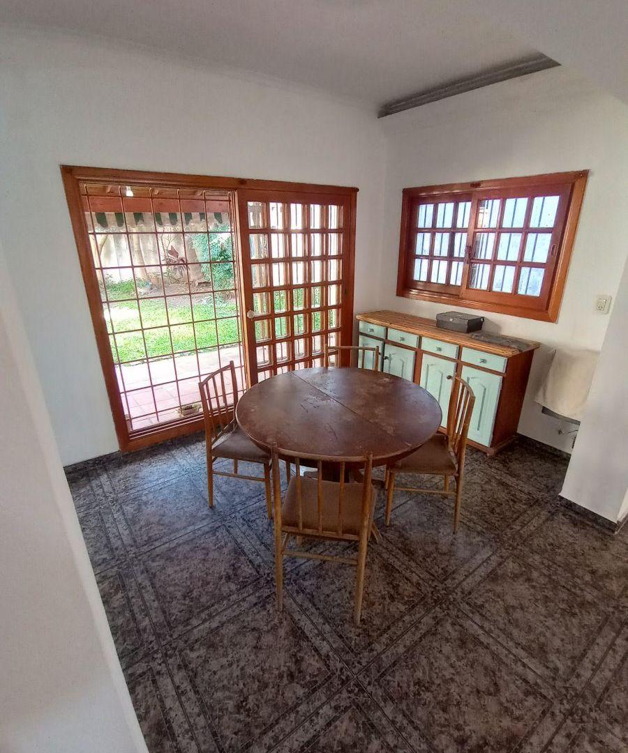 Foto de Chalet clásico de 3 ambientes con jardín, garage y terraza | Bernal, imagen 5