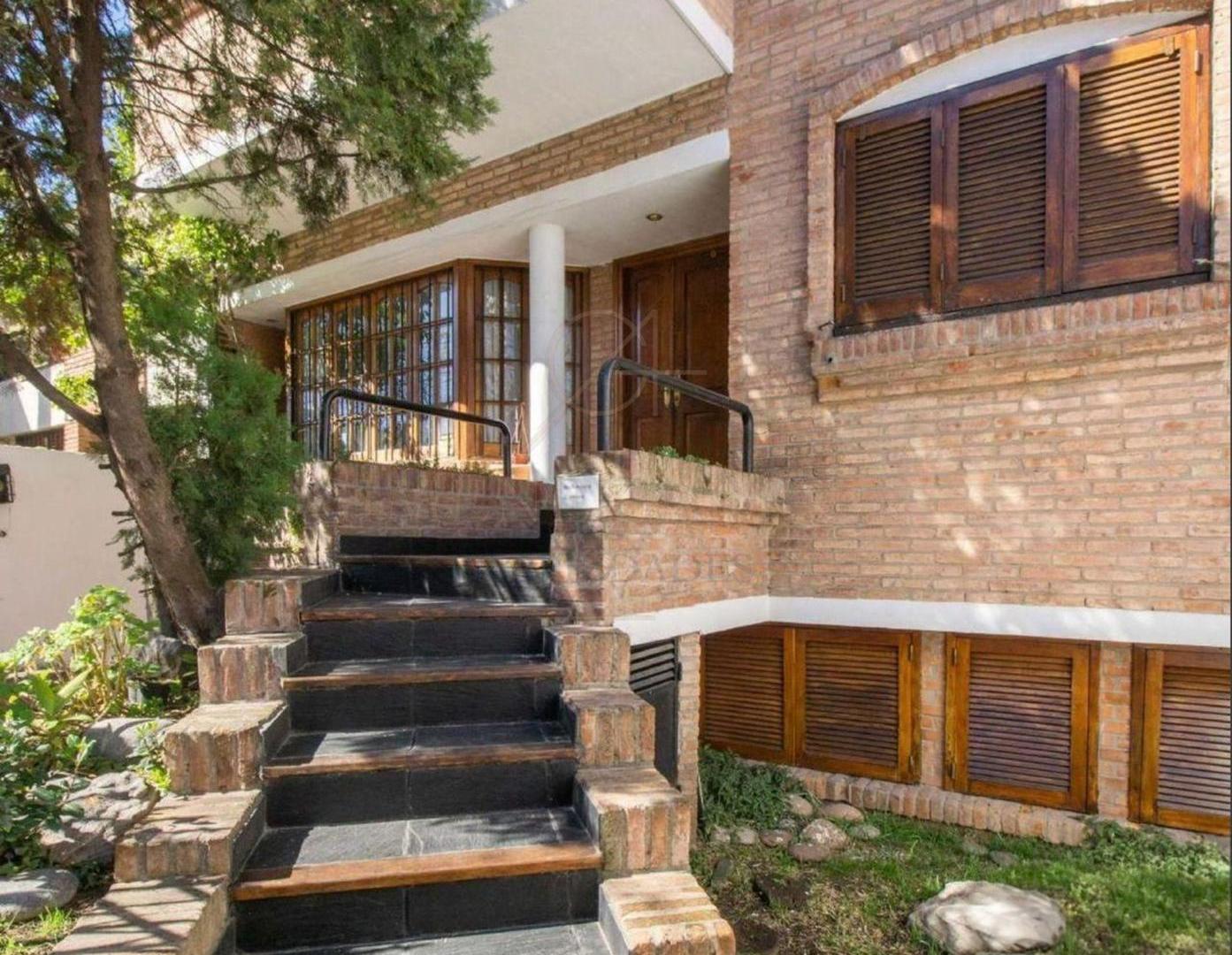 Juana Azurduy al 3500. Venta casa con 4 dorm. Nuñez, Capital Federal
