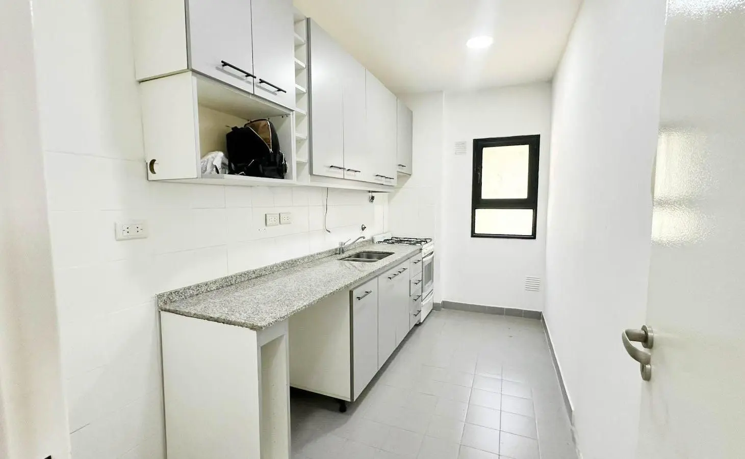 Departamento de 3 ambientes en el corazón de Coghlan, en edificio moderno con excelentes amenities. 5