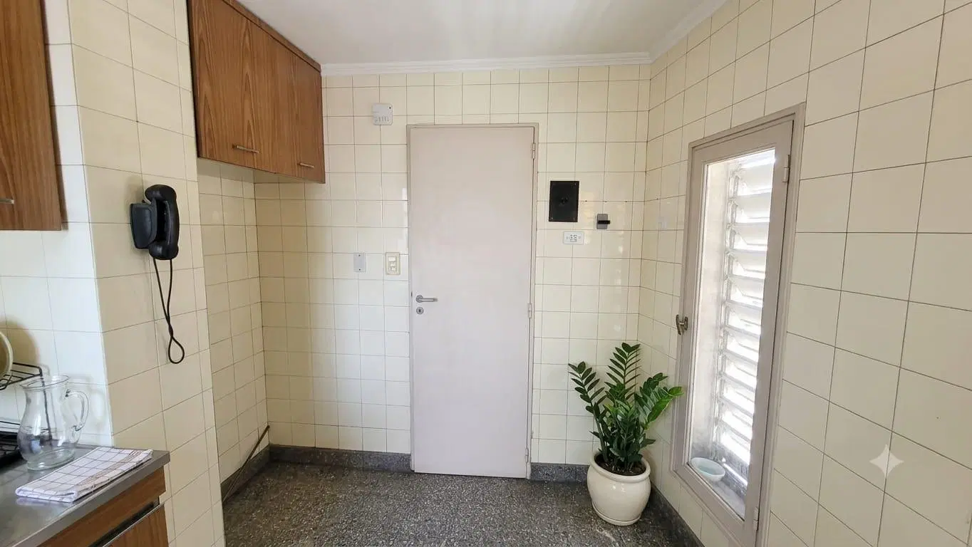 Departamento 2 ambientes al frente con balcón cocina comedor escritura 8
