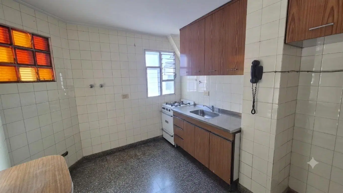 Departamento 2 ambientes al frente con balcón cocina comedor escritura 5