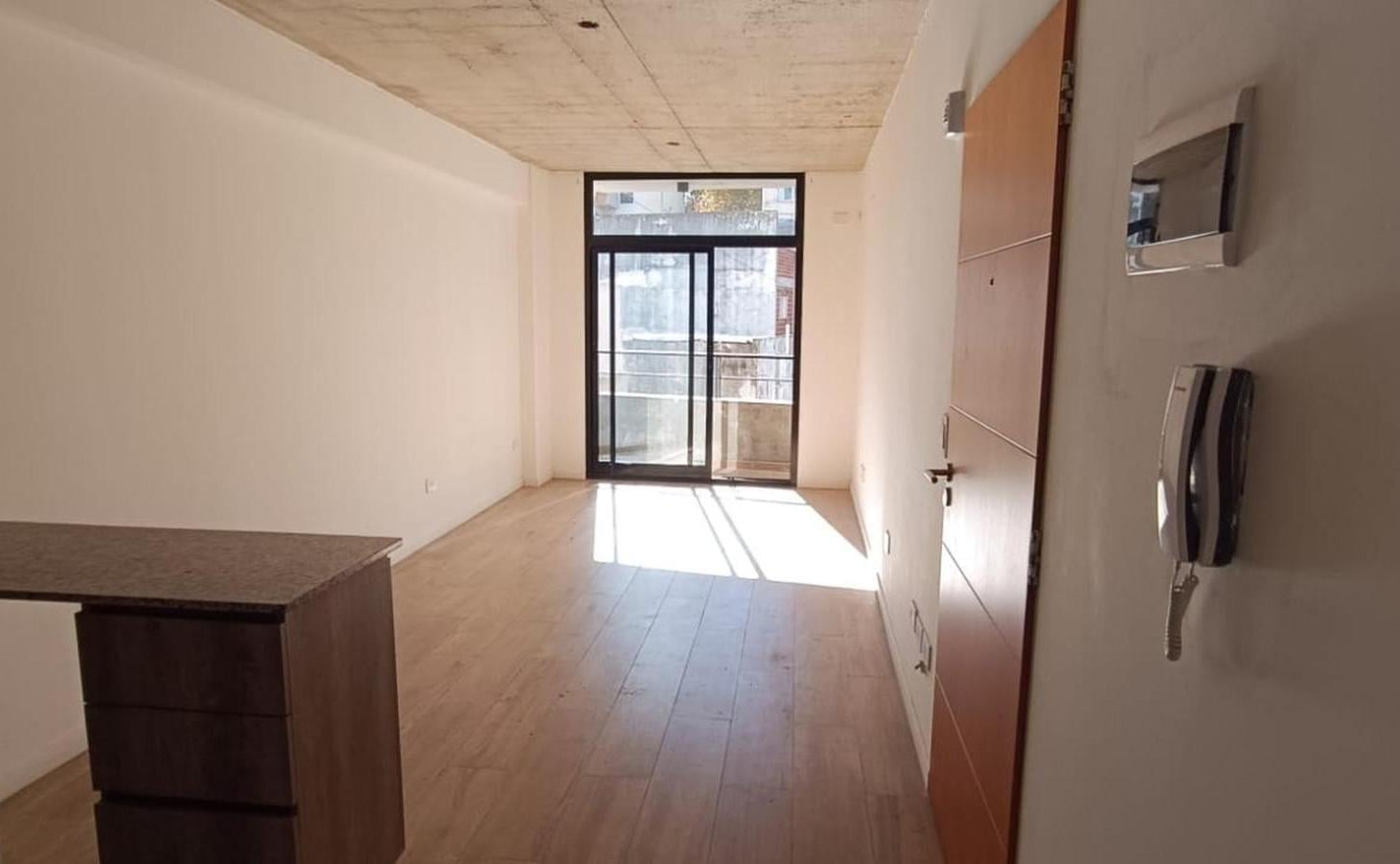 Foto de VENTA DE MONOAMBIENTE CON BALCÓN PARA VIVIR O INVERSIÓN EN E, imagen 3