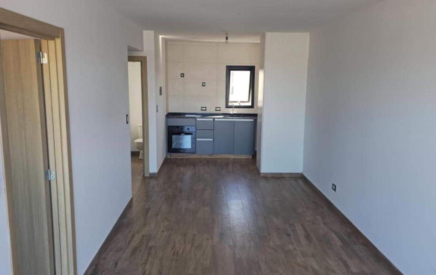 Foto de DEPARTAMENTO 2 AMB.CON TOILLETE Y BA;O EN SUITE, imagen 5
