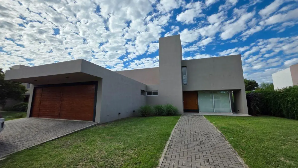 Barrio La Santina- Casa en venta 2