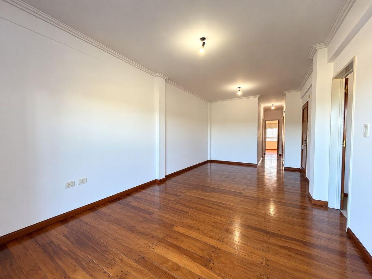 Foto de ALQUILER - departamento de dos dormitorios y cochera, imagen 4