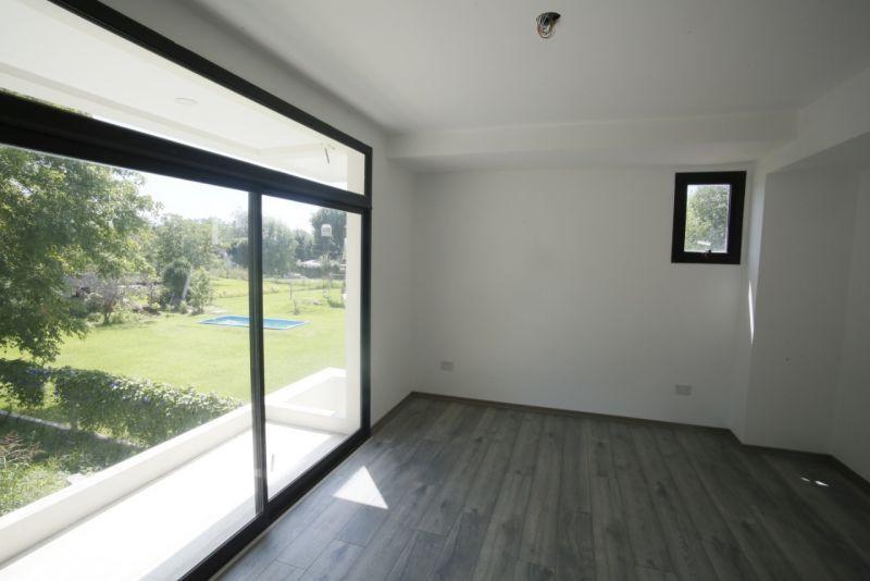 Duplex de 2 Dorm. en Venta. Villa Elisa. Apto Banco. 4