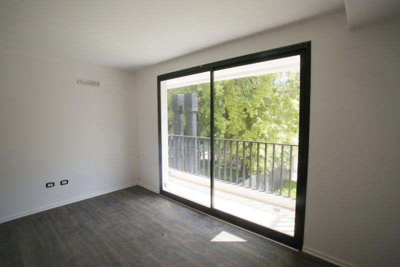 Duplex de 2 Dorm. en Venta. Villa Elisa. Apto Banco. 3
