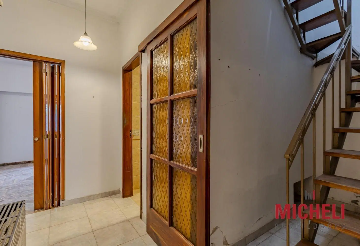 Casa de 3 dormitorios con cochera cubierta y parque en venta. Gonnet. 4