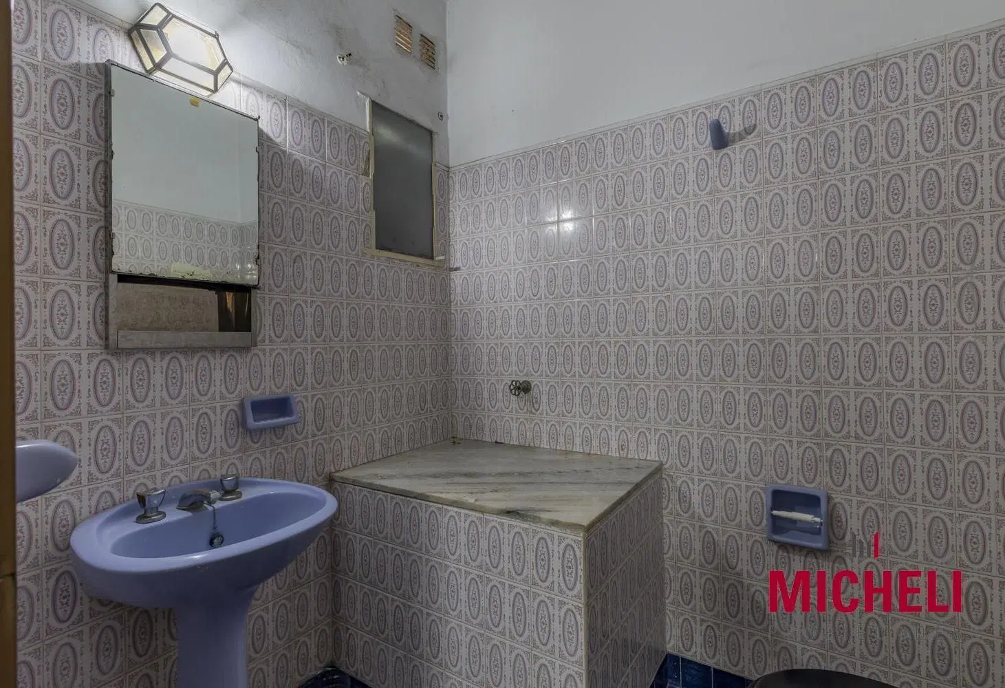 Casa de 3 dormitorios con cochera cubierta y parque en venta. Gonnet. 3