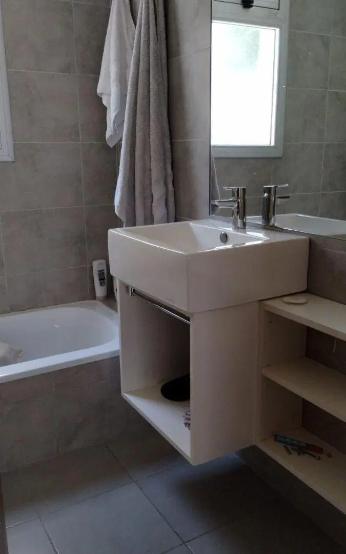 Impecable Departamento amoblado equipado de un dormitorio con balcon, patio en alquiler en Belgrano 5