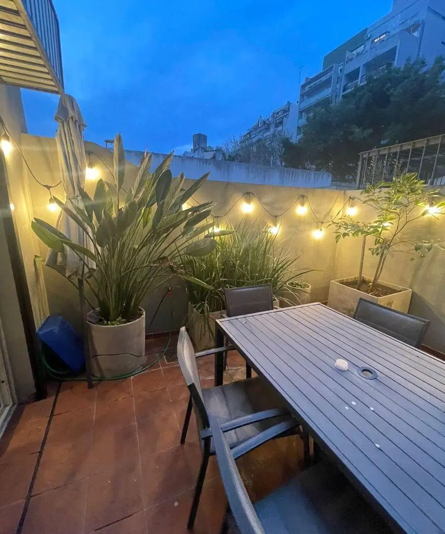 Impecable Departamento amoblado equipado de un dormitorio con balcon, patio en alquiler en Belgrano 2