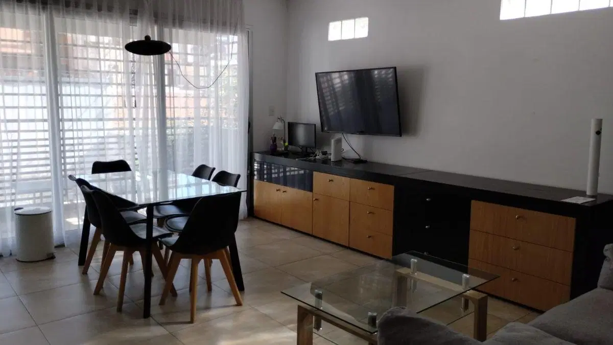 Departamento 2 ambientes con patio, balcón y cochera en alquiler temporal amoblado y equipado 2