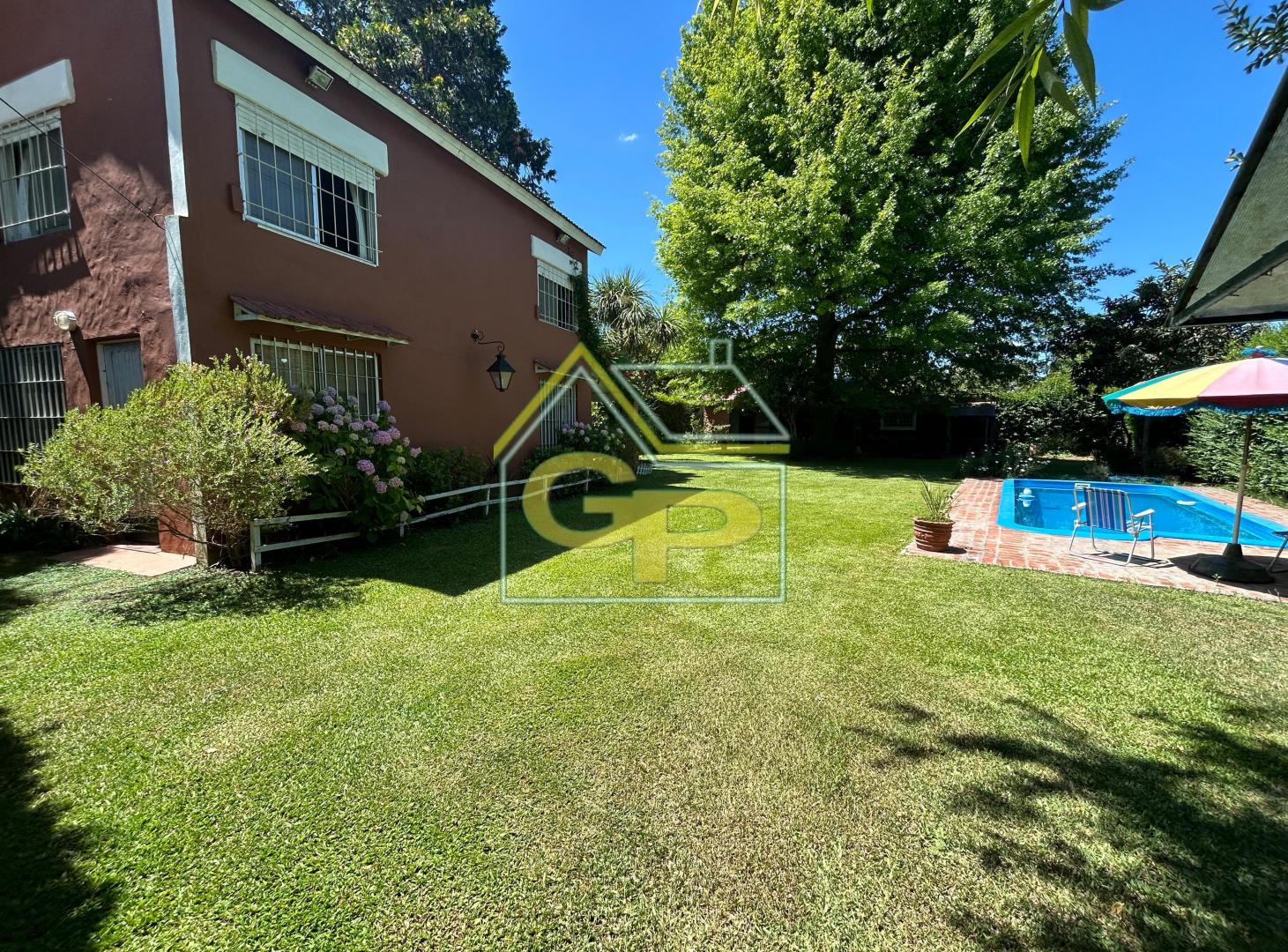VENTA DE CASAQUINTA CON PILETA EN EZEIZA