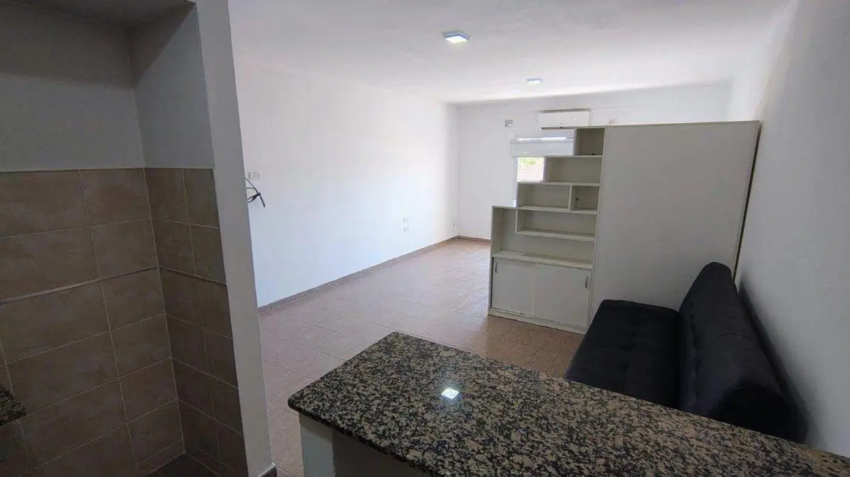 ALQUILER DEPARTAMENTO MONOAMBIENTE CON COCHERA EN LUIS GUILLON 5