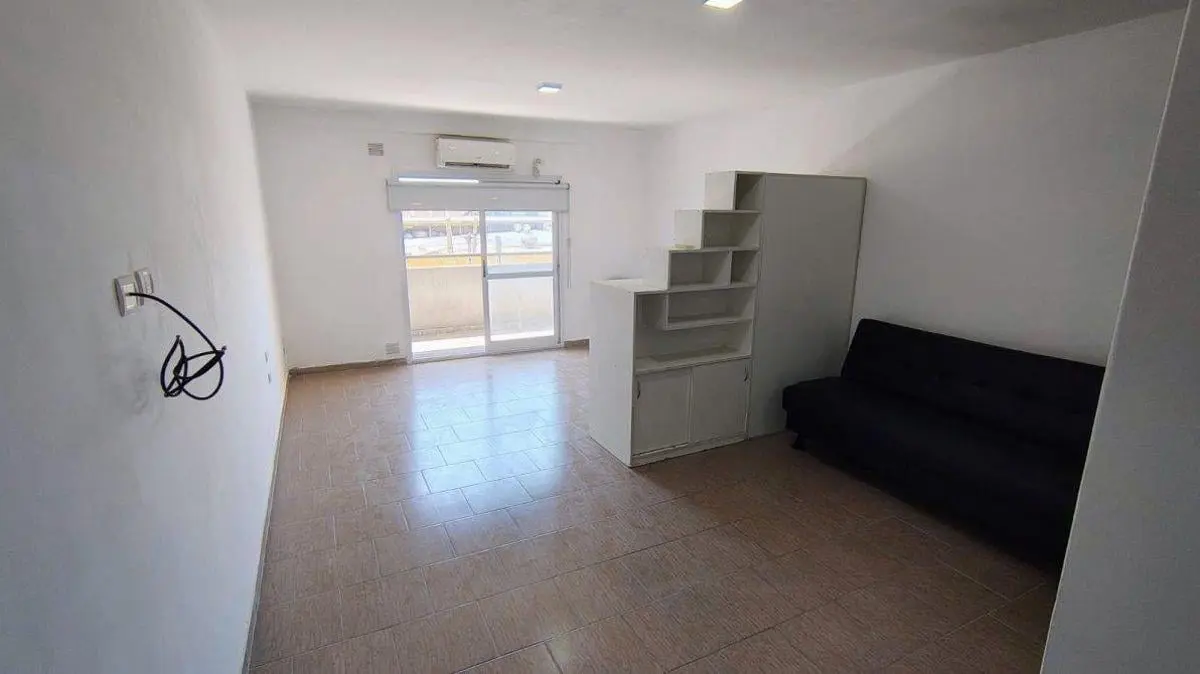 ALQUILER DEPARTAMENTO MONOAMBIENTE CON COCHERA EN LUIS GUILLON 1