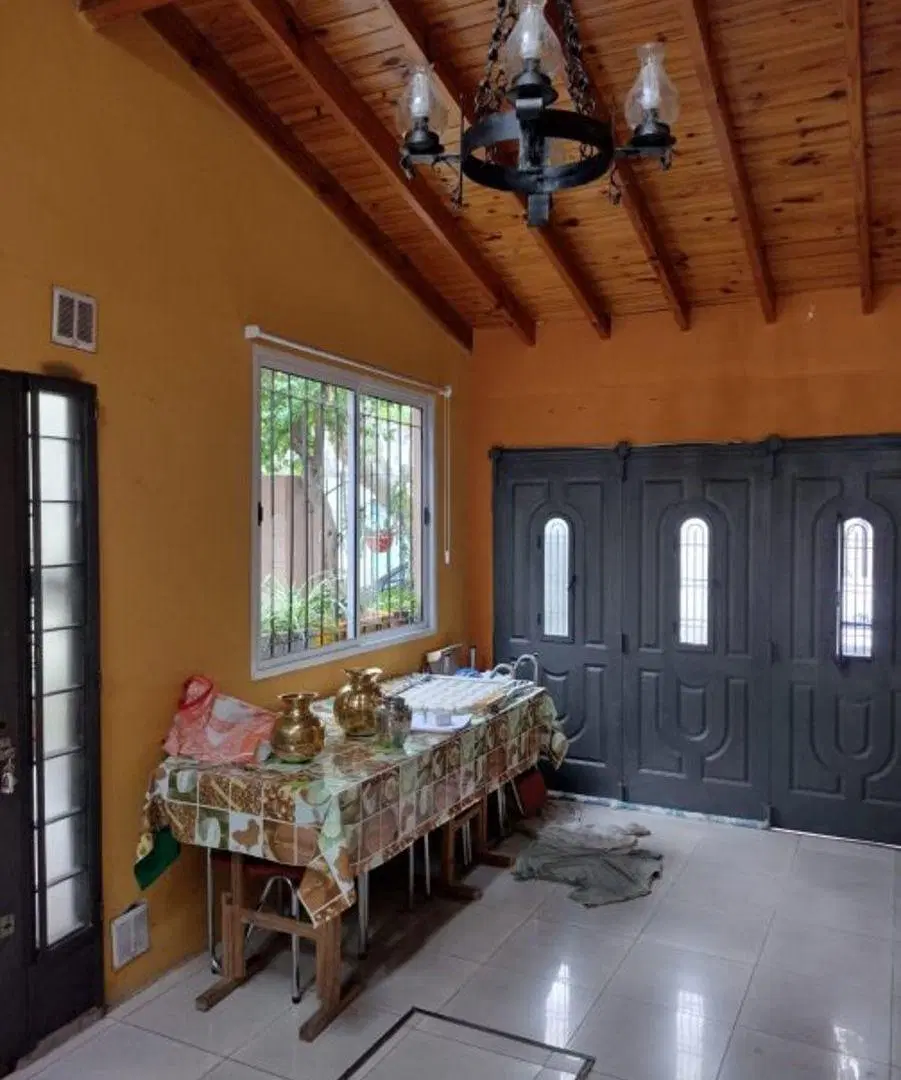 VENTA CASA con DEPARTAMENTO EN MONTE GRANDE 2