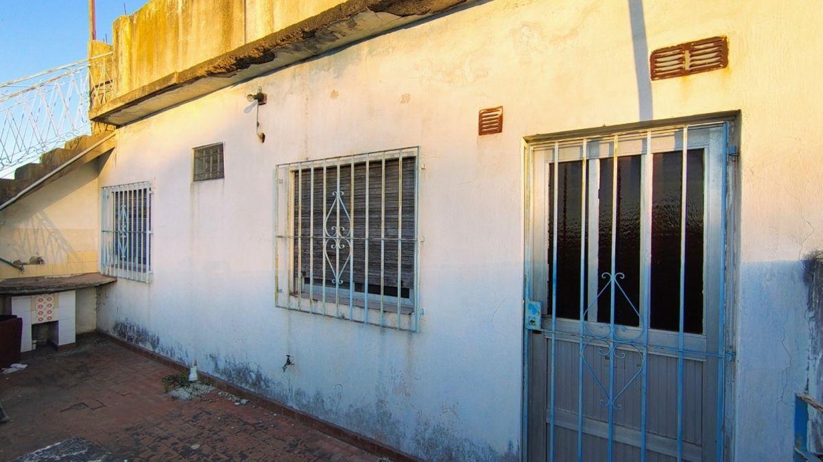 Foto de VENTA CASA EN PLANTA ALTA CON AMPLIO LOCAL EN PLANTA BAJA Y COCHERA -, imagen 1