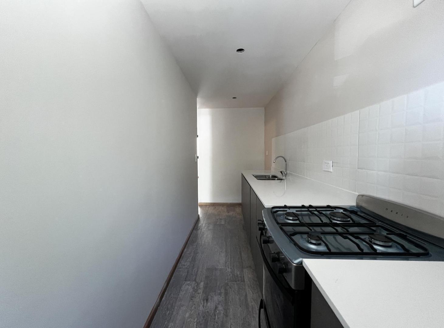 Foto de Departamento de un dormitorio en venta La Plata cercano avenida 19, imagen 2