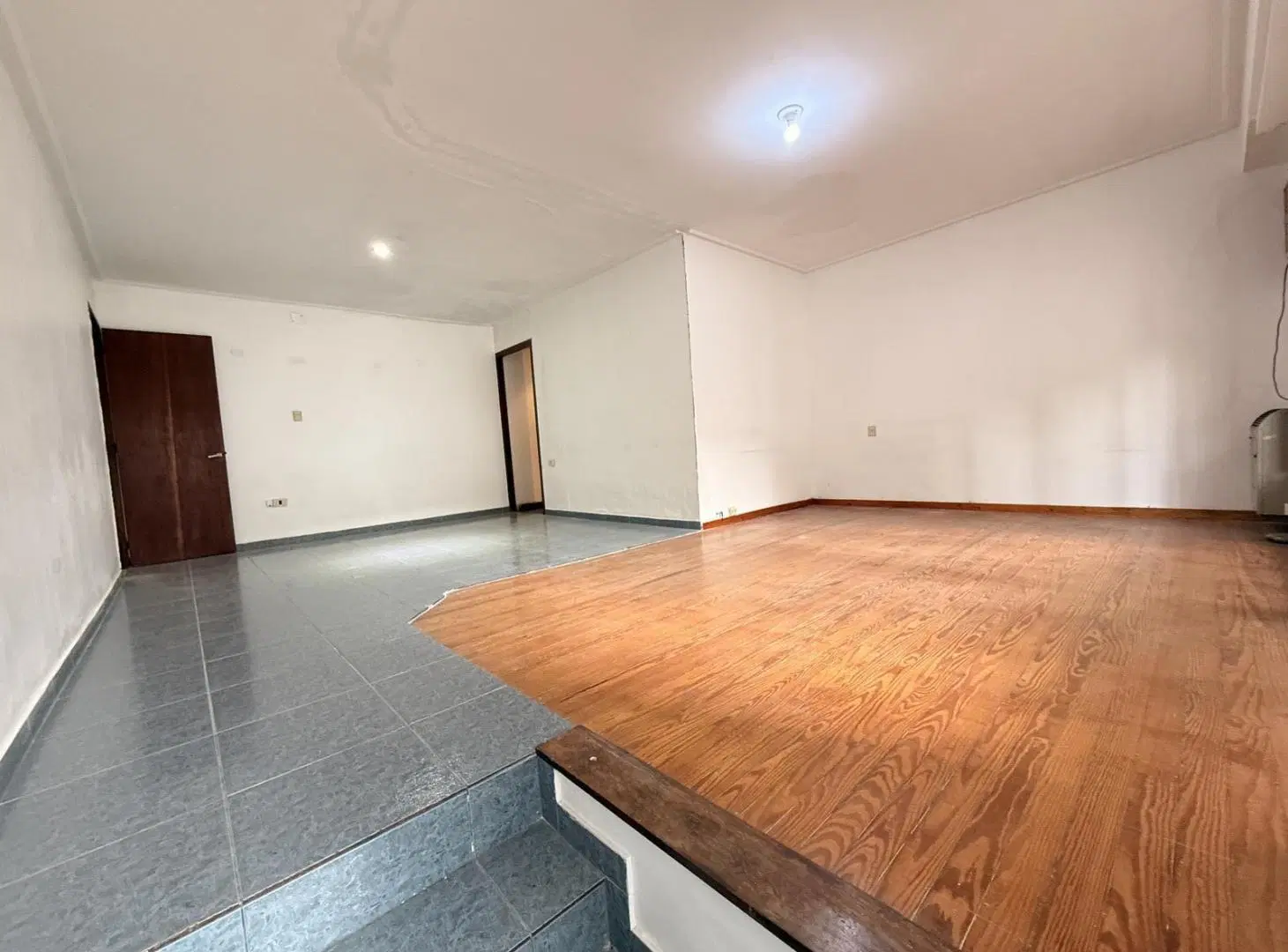 PH en venta con cochera y jardin cercano avenida 60 5