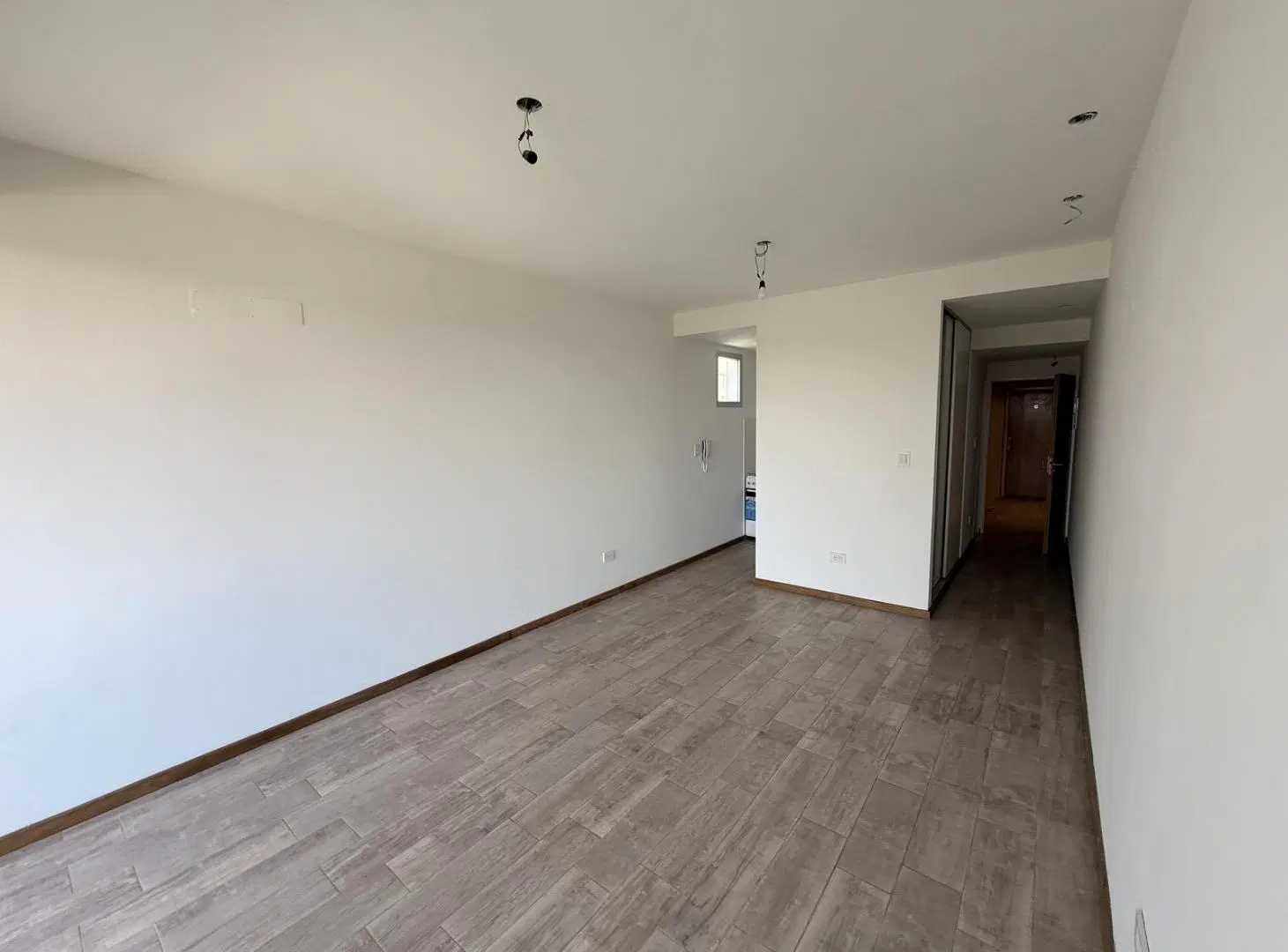 Departamento monoambiente en venta zona estudiantes con balcon en La Plata 4