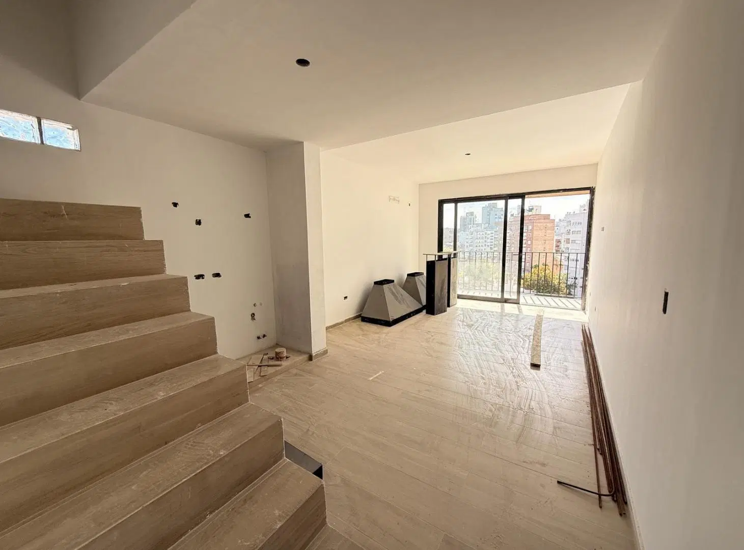 Departamento tipo triplex de un dormitorio con terraza privada 5